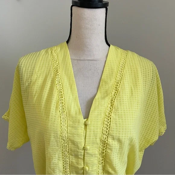 Francesca's Collections Bright Yellow Short Sleeve Shirt size Medium Miami Top - Picture 2 of 10